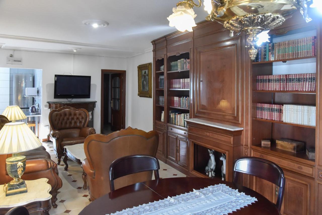Room Martinez Siviglia Esterno foto